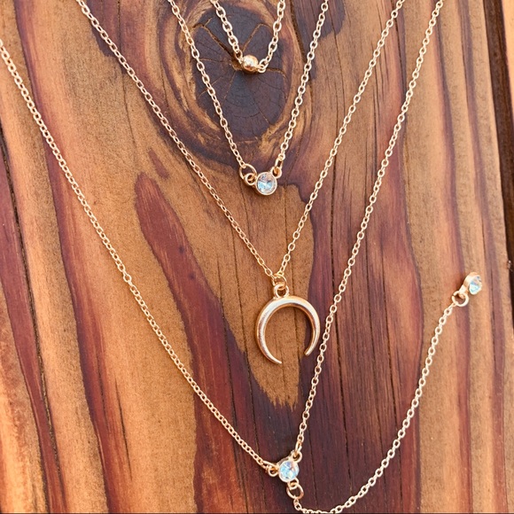 ERA ♡ Layered Necklace - Picture 6 of 8